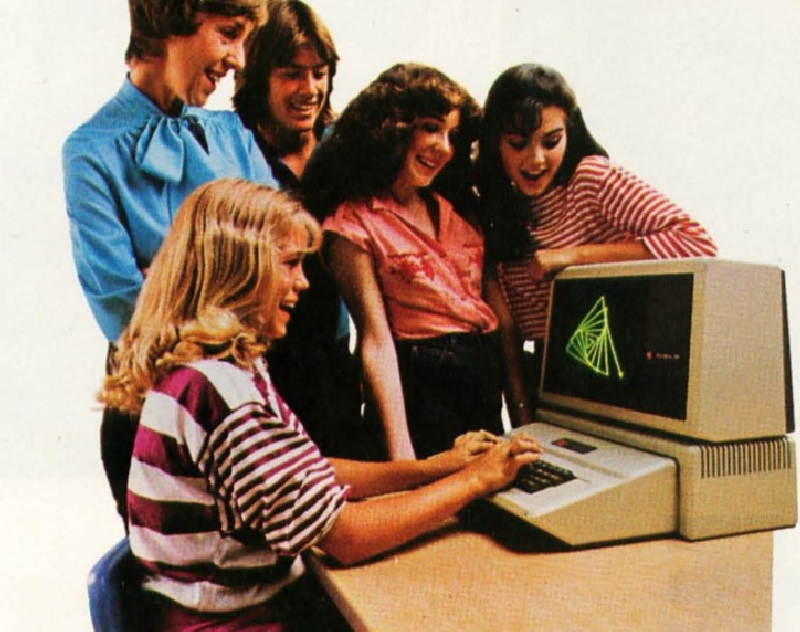 Computerwerbung aus den 80ern mit Mädchen.